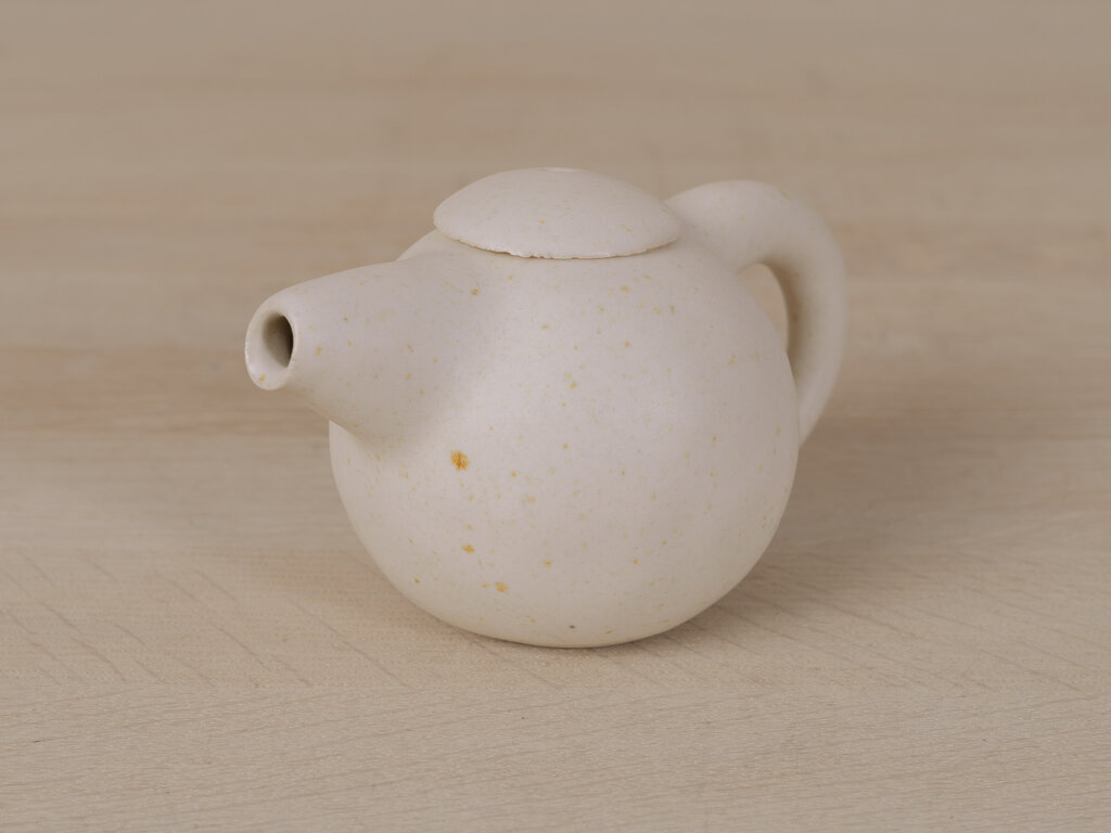 Keisuke Iwata Speckle Teapot (Medium)