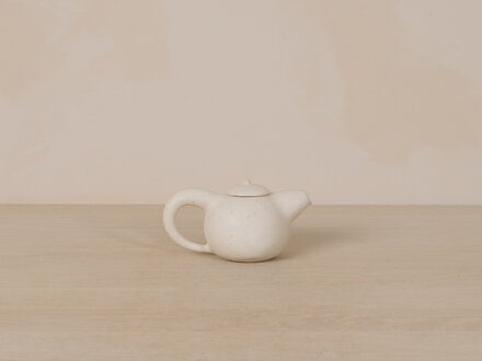 Keisuke Iwata White Teapot w/ Nob (Small)