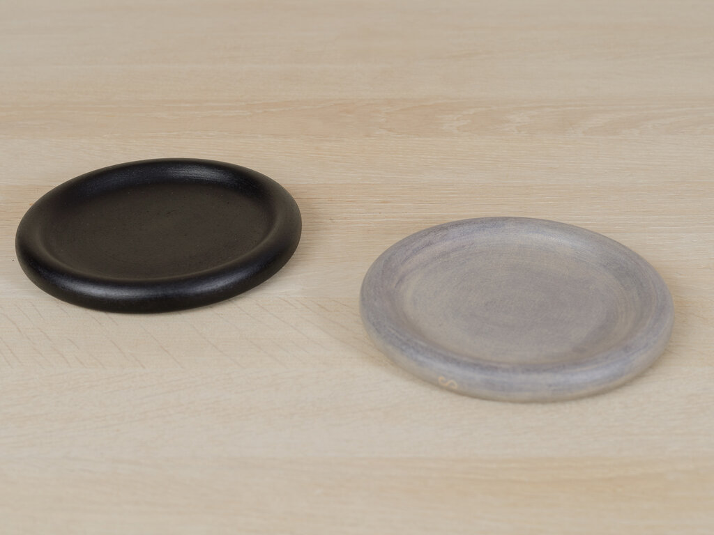 Takashi Tomii narrow-rimmed plate 150, magnolia black