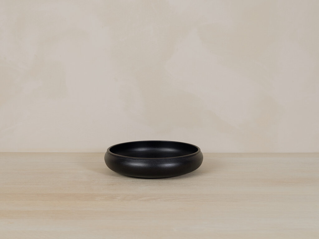 Takashi Tomii Black bowl, black magnolia 55-φ240