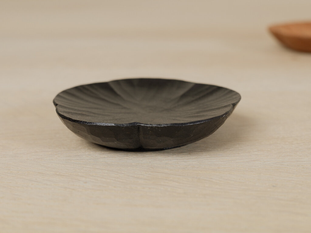 Takashi Tomii, black plum dish