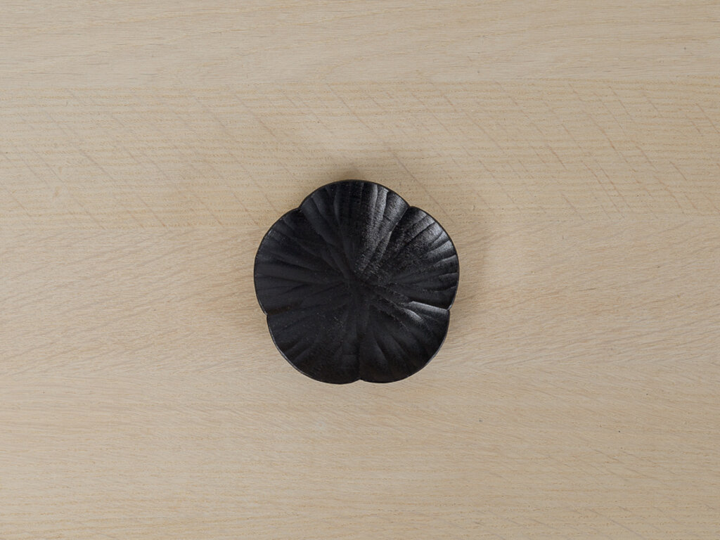 Takashi Tomii, black plum dish