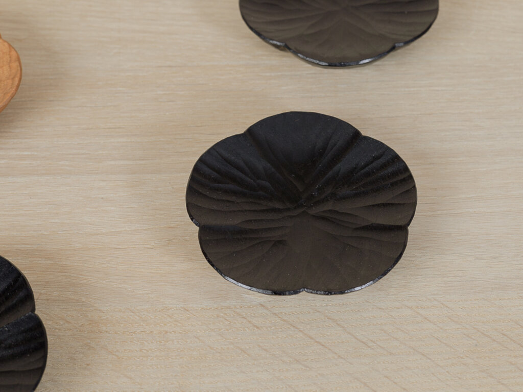Takashi Tomii, black plum dish