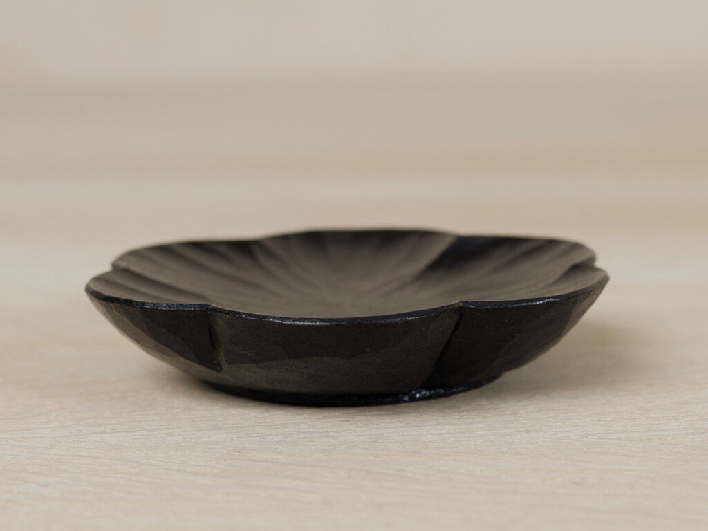 Takashi Tomii, black katabami dish