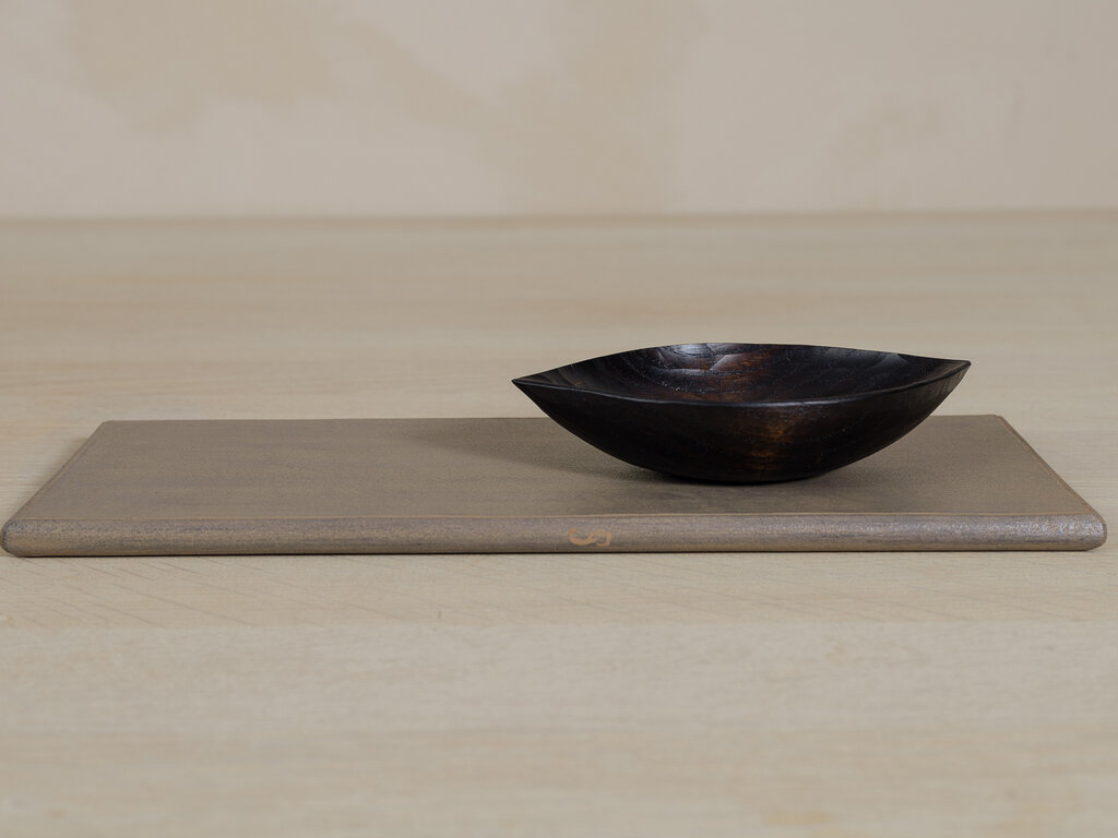 Takashi Tomii, White flat plate, magnolia 10-120-300
