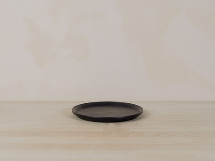Takashi Tomii Nnarrow-rimmed plate 240, magnolia black