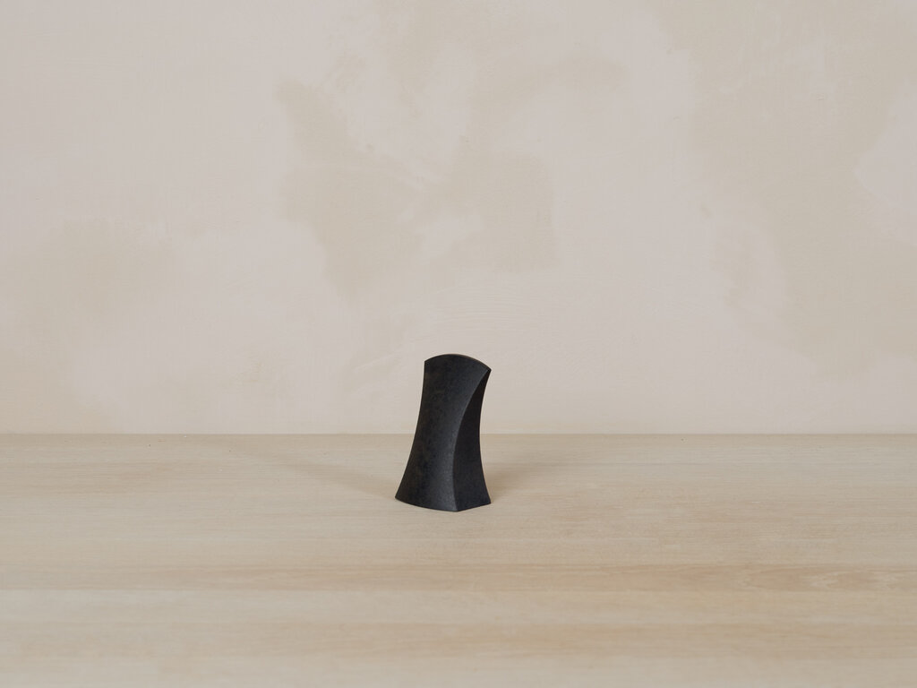 Oji Masanori for Futagami Fundo Bookend, Black