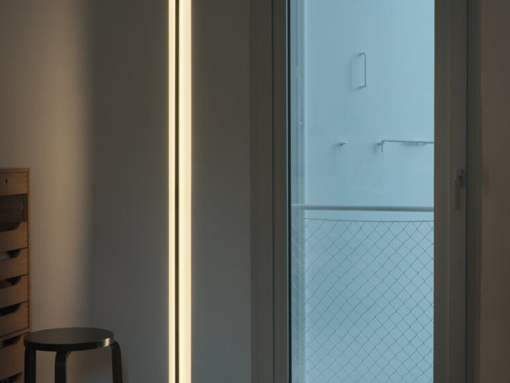 Antoni Arola for Santa & Cole Lámina 165 Floor Lamp