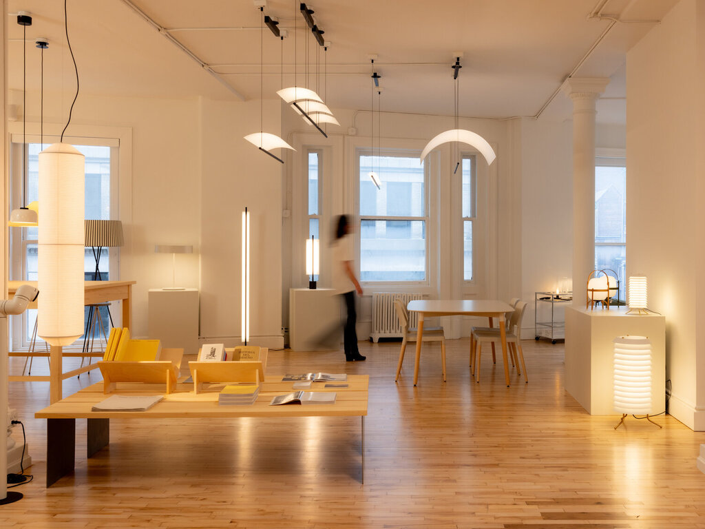 Antoni Arola for Santa & Cole Lámina 165 Floor Lamp