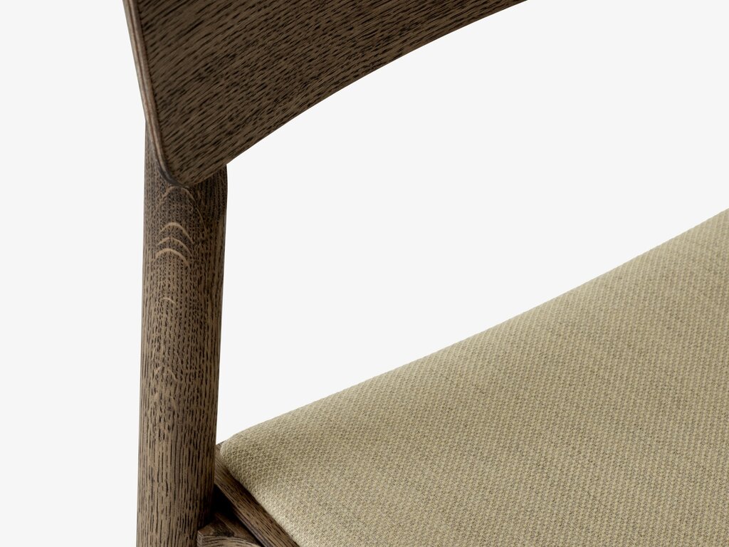 &Tradition Betty Chair TK3 (Fabric Upholstery)