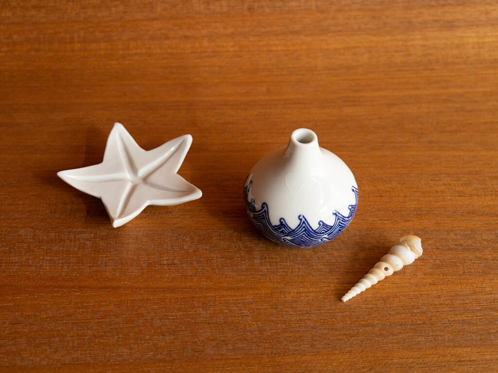 Renaud Sauvé Vial w/ Wave Pattern & Starfish Stand