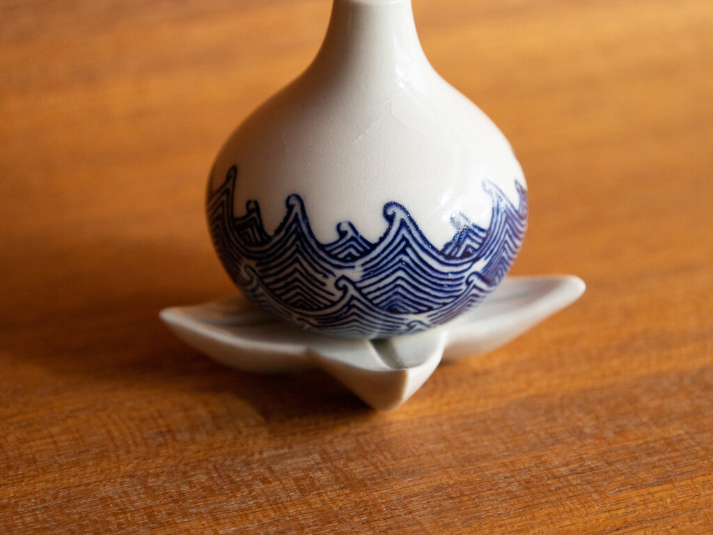 Renaud Sauvé Vial w/ Wave Pattern & Starfish Stand