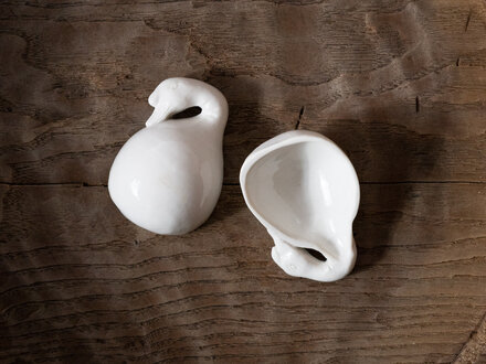 Renaud Sauvé Pair of Porcelain Swan Dishes
