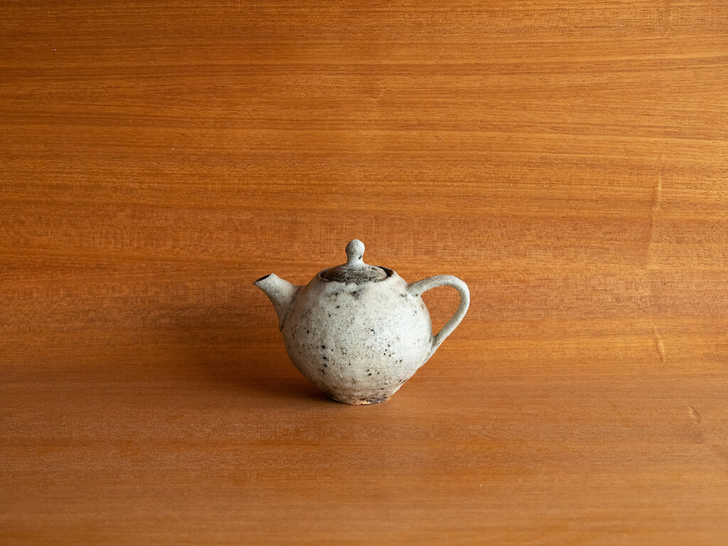 Toru Hatta Small White Teapot No. 42