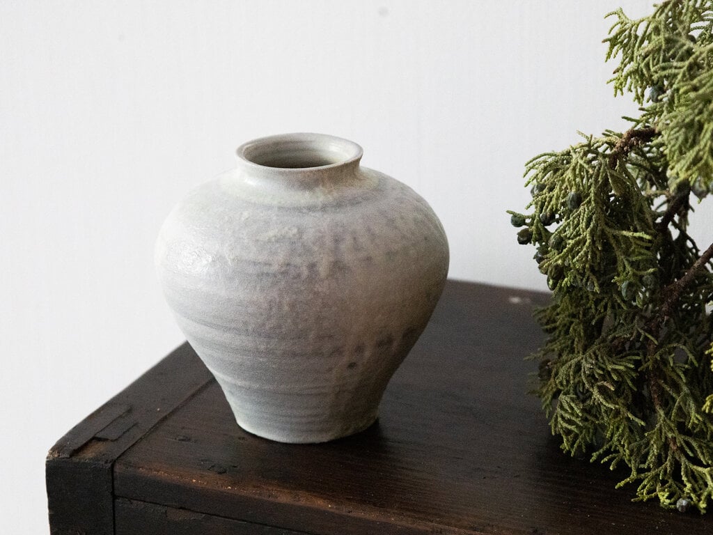 Toru Hatta White Ceramic Vase No. 47