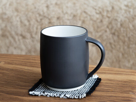 Oji Masanori for Susumuya Susumuya Tea Mug (Large, Black)