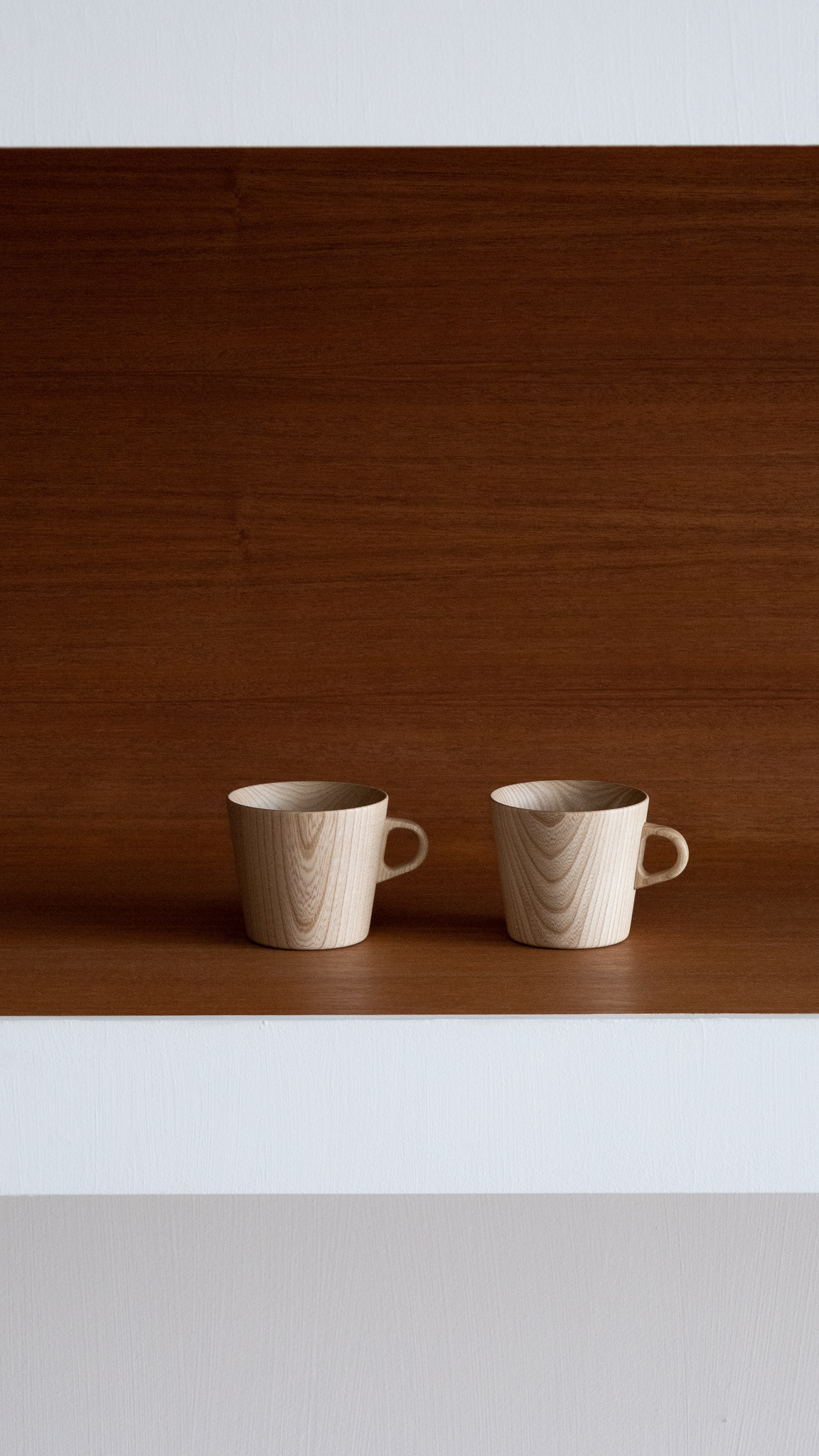 OJI MASANORI / Kami - Takahashi Kougei : Mug, Medium - Mjölk
