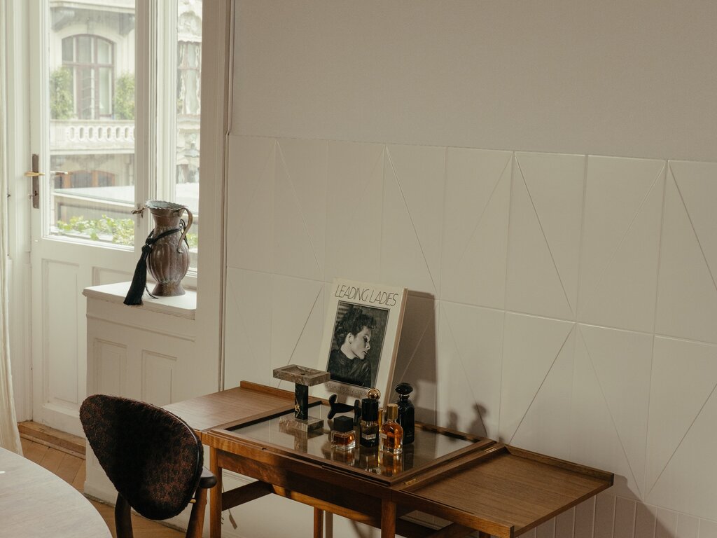 Finn Juhl Art Collector's Table