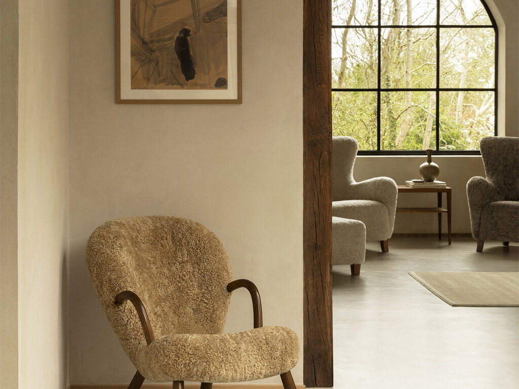Dagmar Clam Chair (Sheepskin)