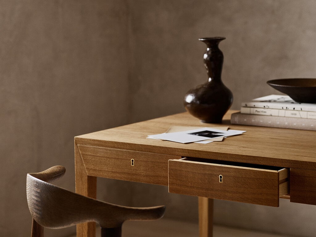 Dagmar Margrethe Desk