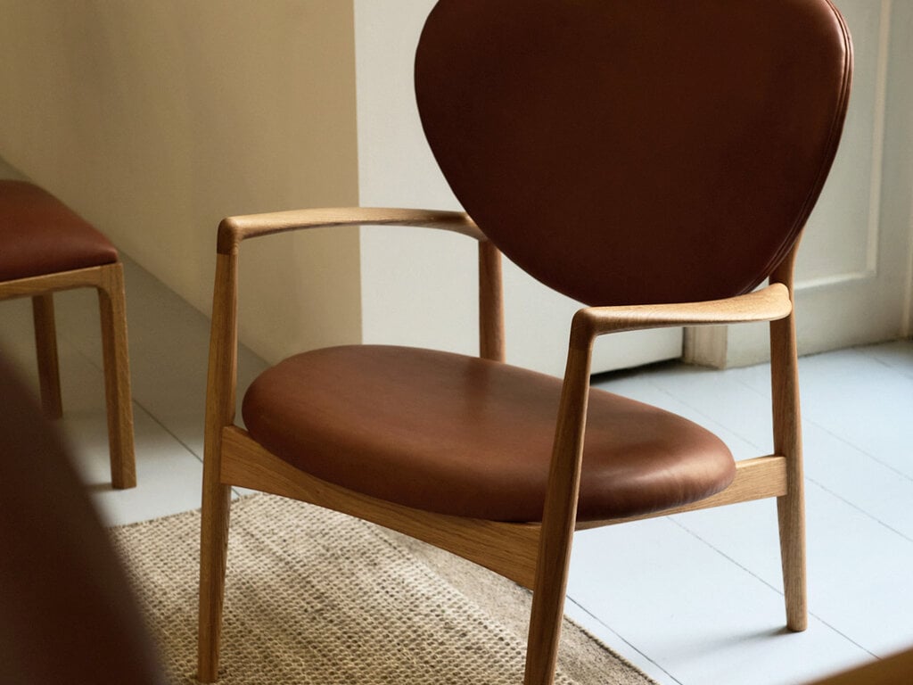 Dagmar Medallion Chair