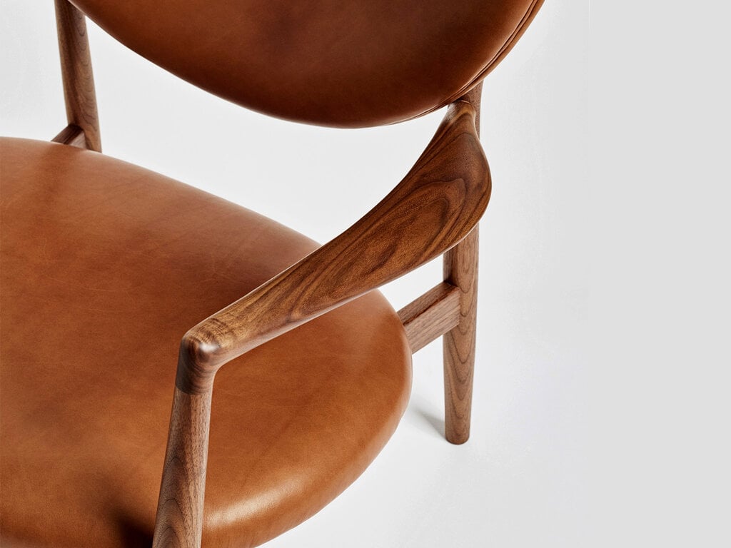 Dagmar Medallion Chair