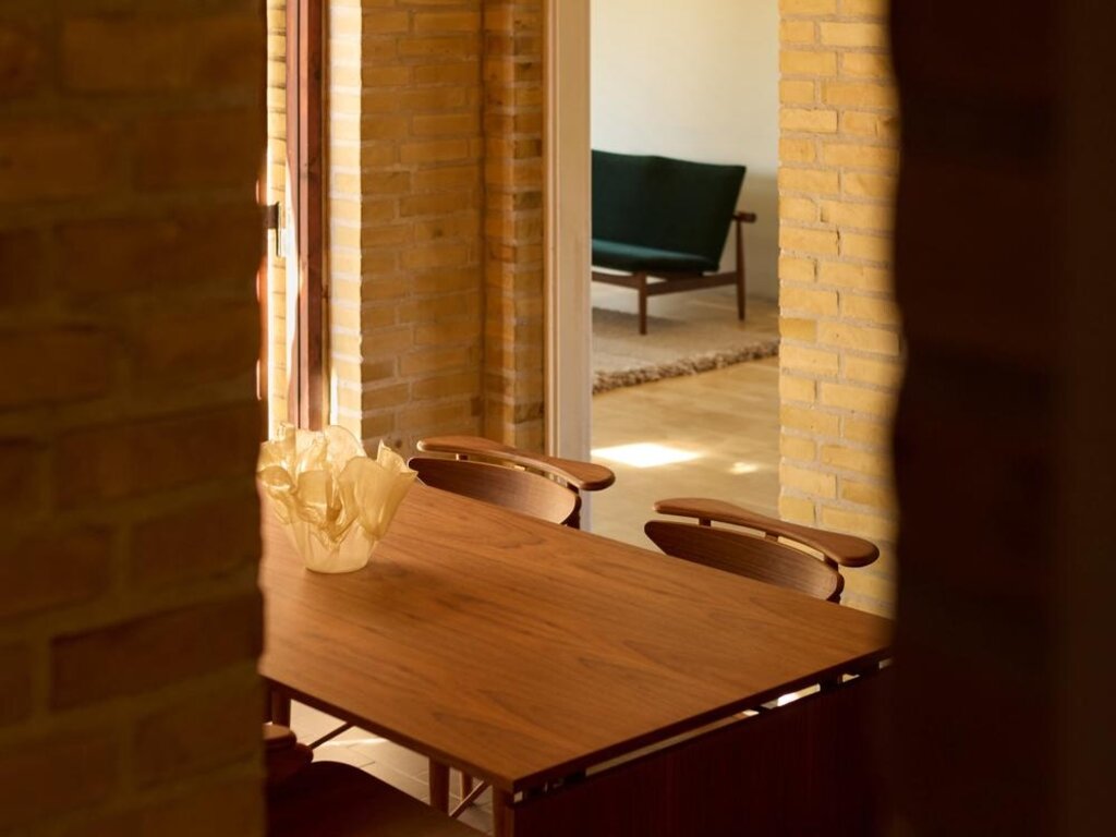 Finn Juhl Nyhavn Dining Table