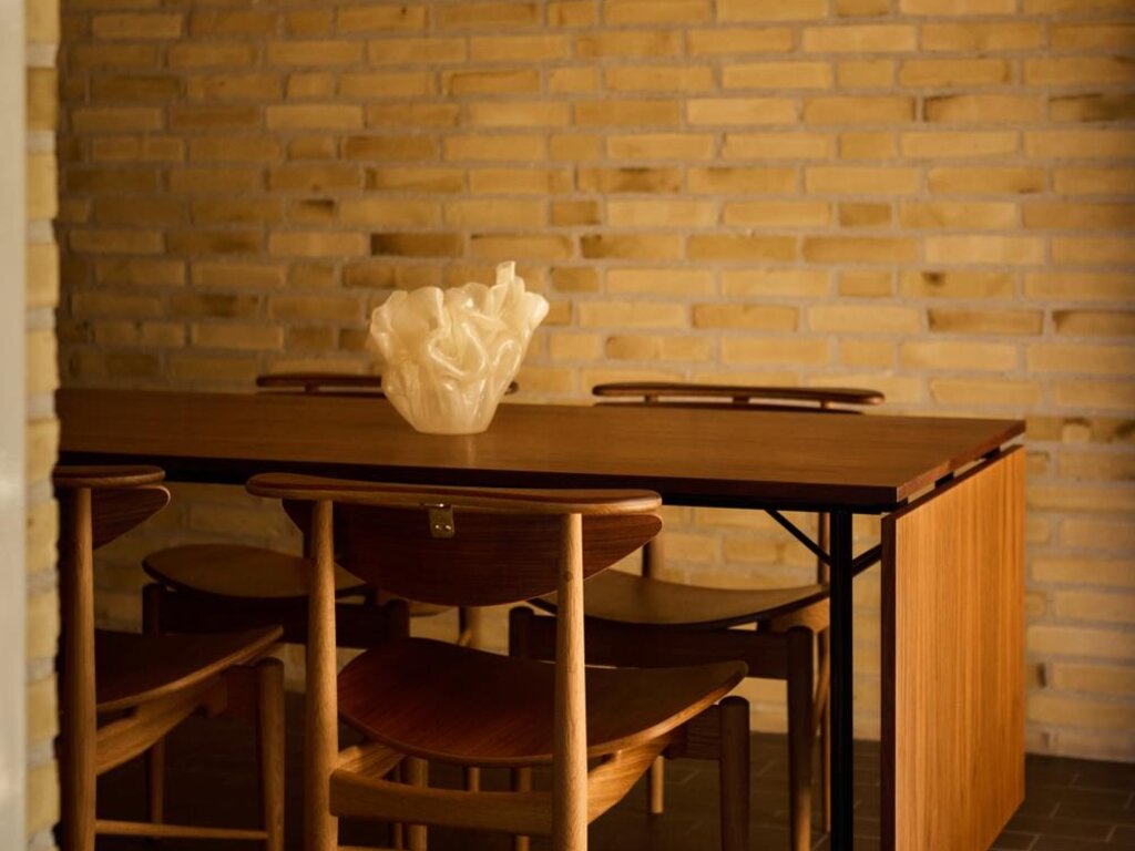 Finn Juhl Nyhavn Dining Table