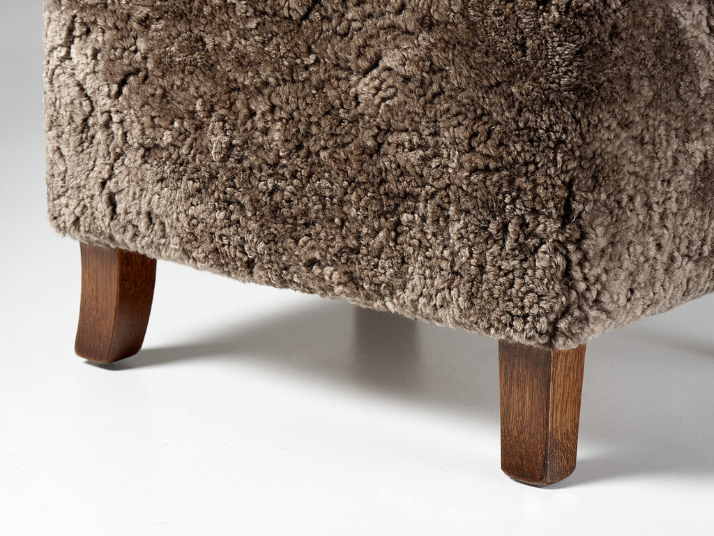 Dagmar Sampo Footstool (Sheepskin)