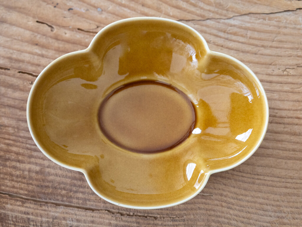 Rina Ono Mizu-Mizu Porcelain Flower Serving Dish