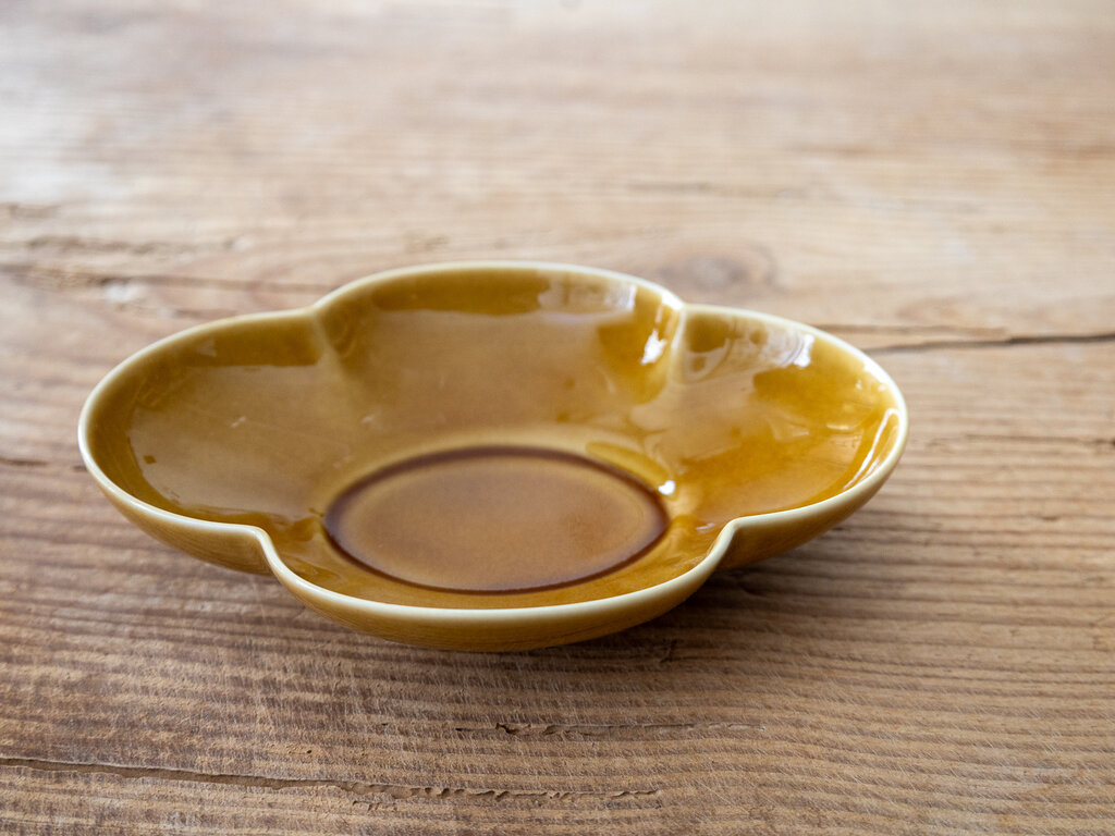 Rina Ono Mizu-Mizu Porcelain Flower Serving Dish