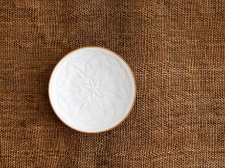Oji Masanori for Jicon Carved Flower Plate (Extra Small)