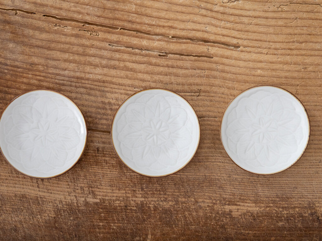 Oji Masanori for Jicon Carved Flower Plate (Extra Small)