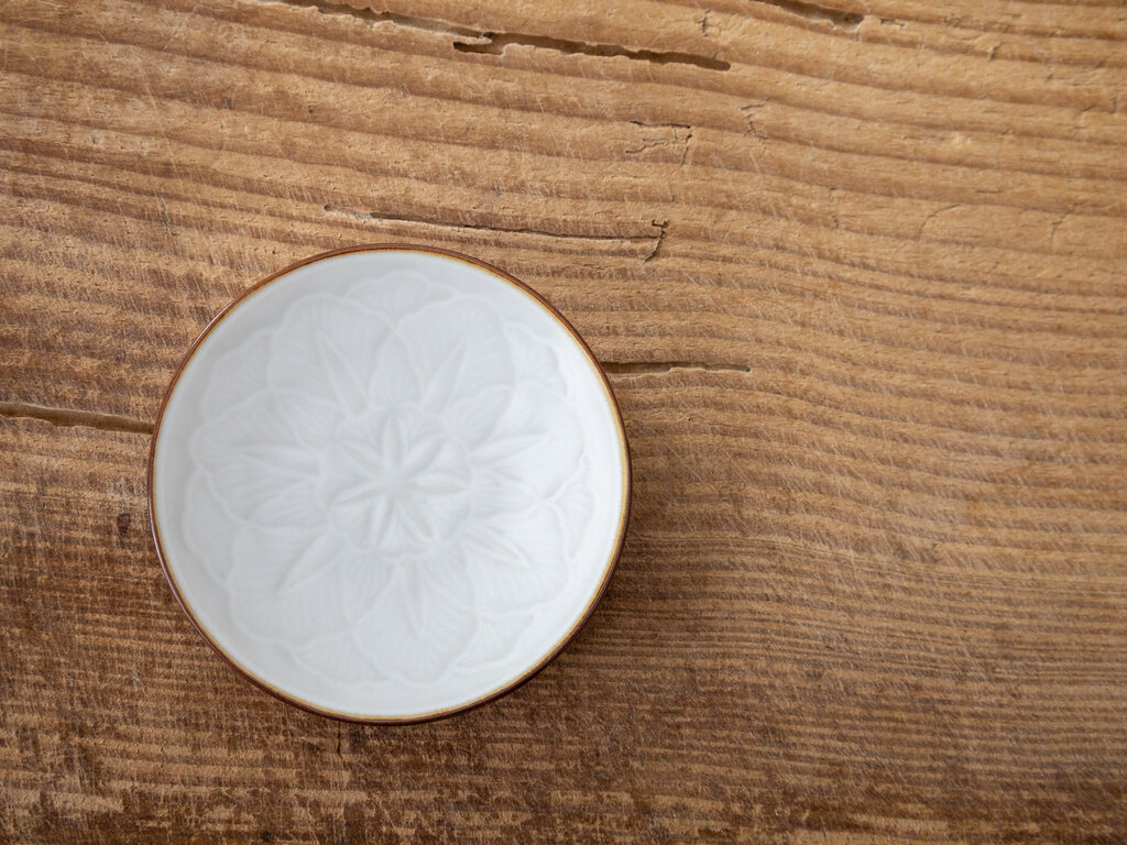 Oji Masanori for Jicon Carved Flower Plate (Extra Small)
