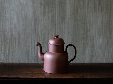 Jonas Lindholm Tall Teapot (Red Clay)