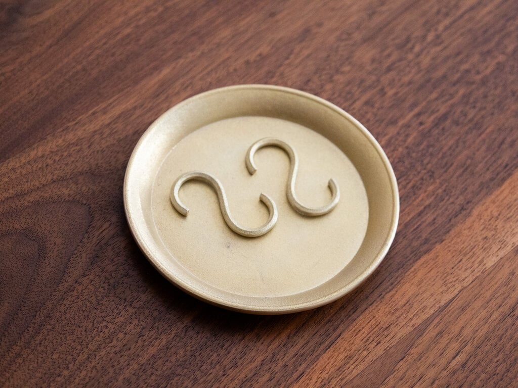 Oji Masanori Round plate, Large by Oji Masanori