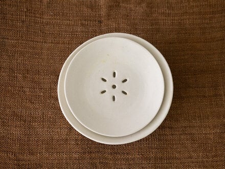 Joanne Yau Vented lid and bowl set