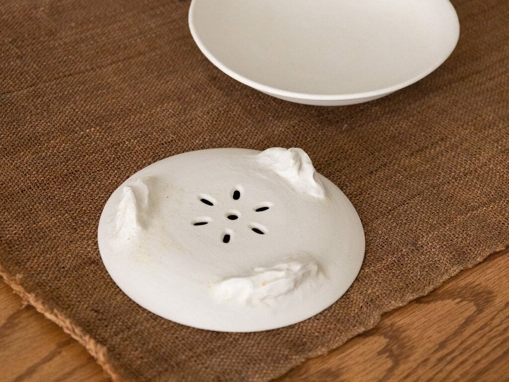 Joanne Yau Vented lid and bowl set