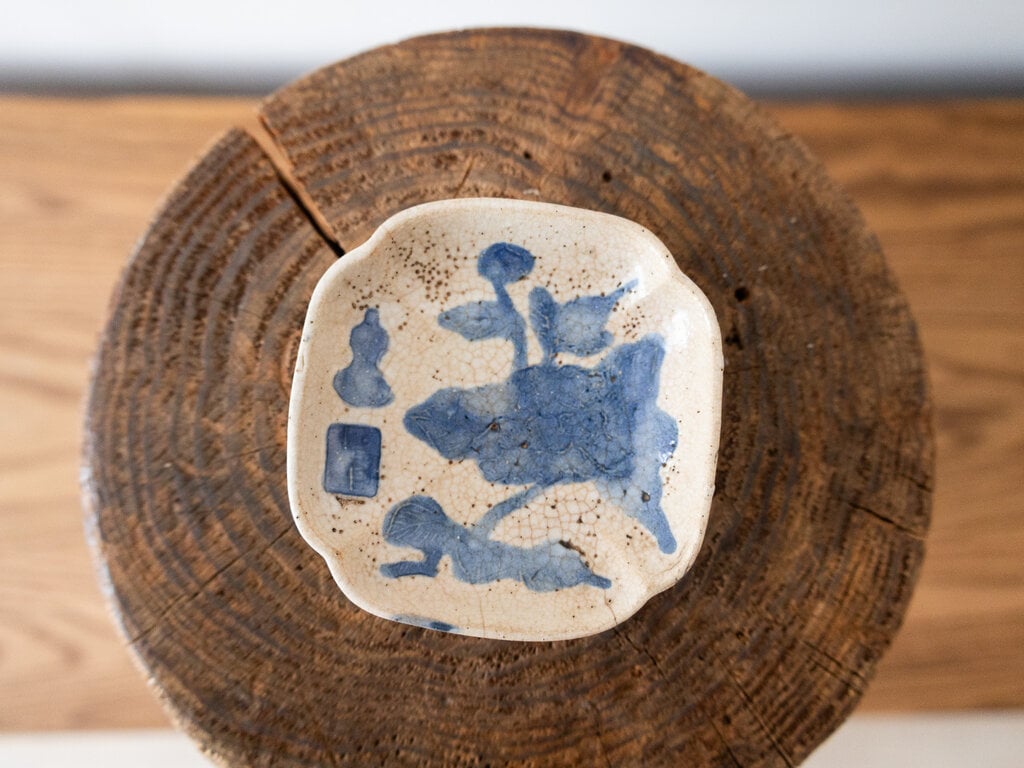 Antique blue and white dish with chamfered corners