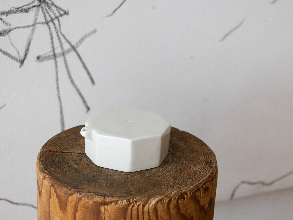 Renaud Sauvé Porcelain Calligraphy Water Dropper (Octagon)