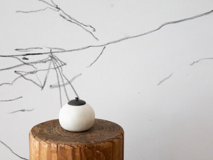 Keisuke Iwata Black/White Jar (Medium)