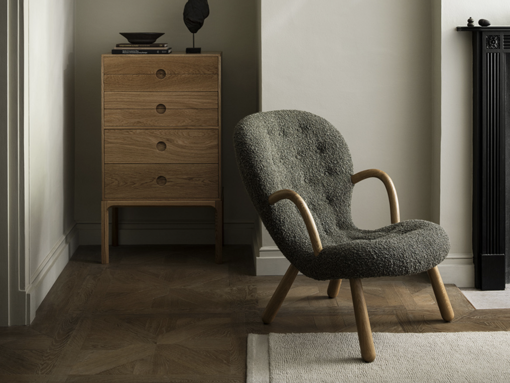 Dagmar Clam Chair, fabric upholstery