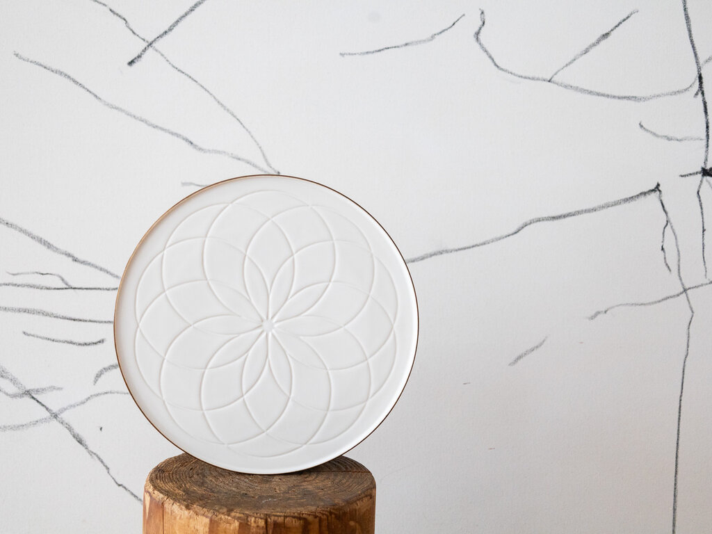 Oji Masanori for Jicon Carved Flower Plate (Large)