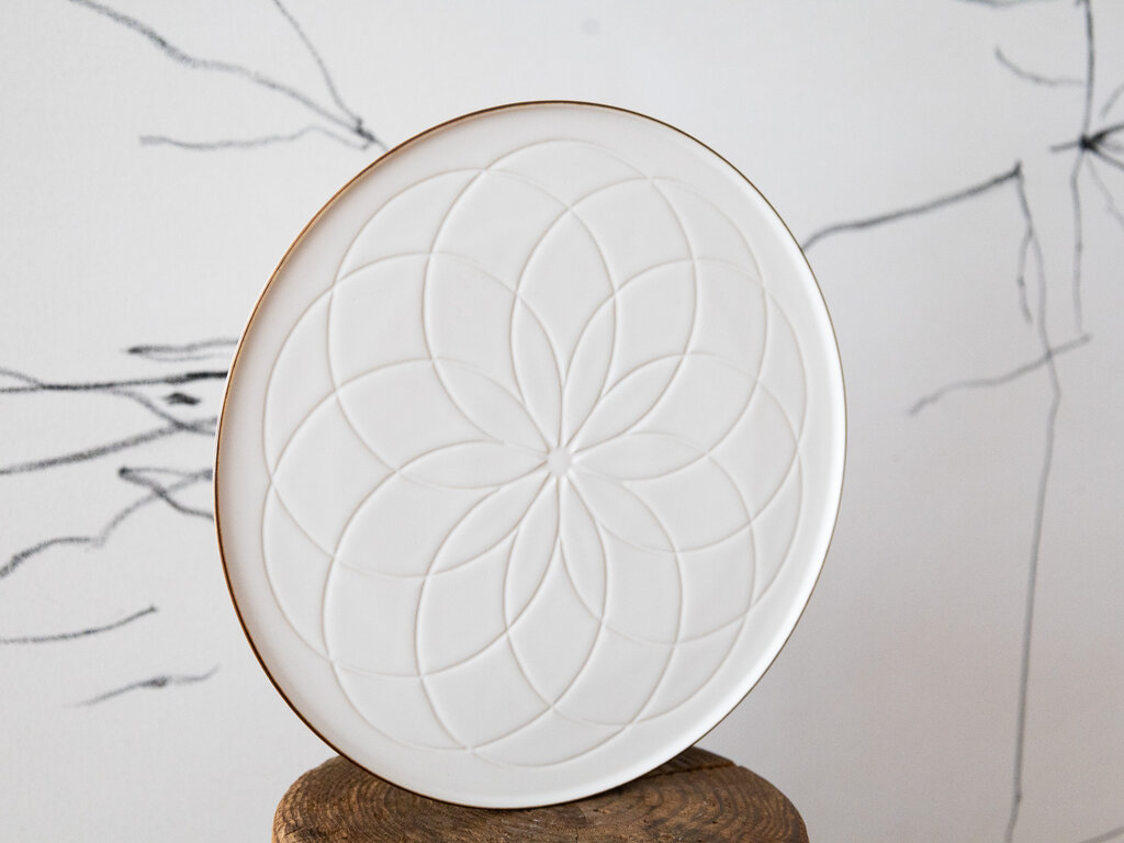 Oji Masanori for Jicon Carved Flower Plate (Large)