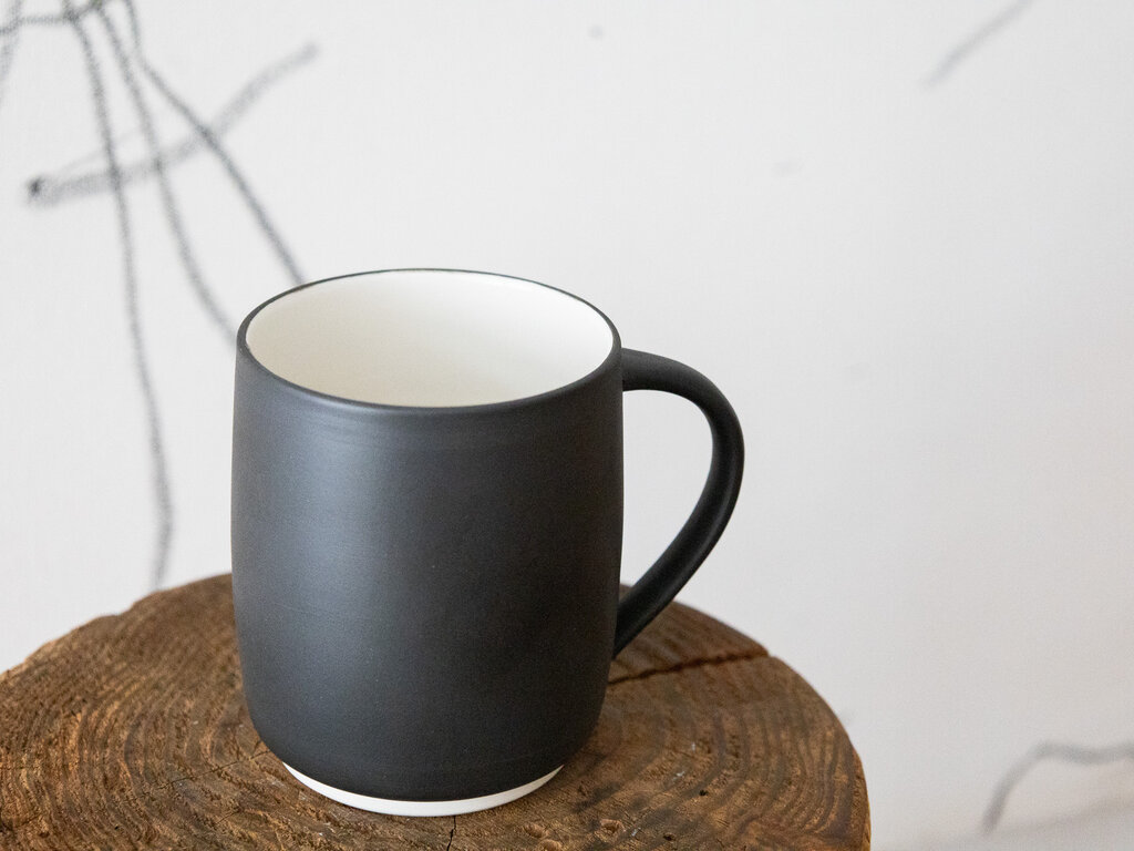 Oji Masanori for Susumuya Susumuya Tea Mug (Large, Black)