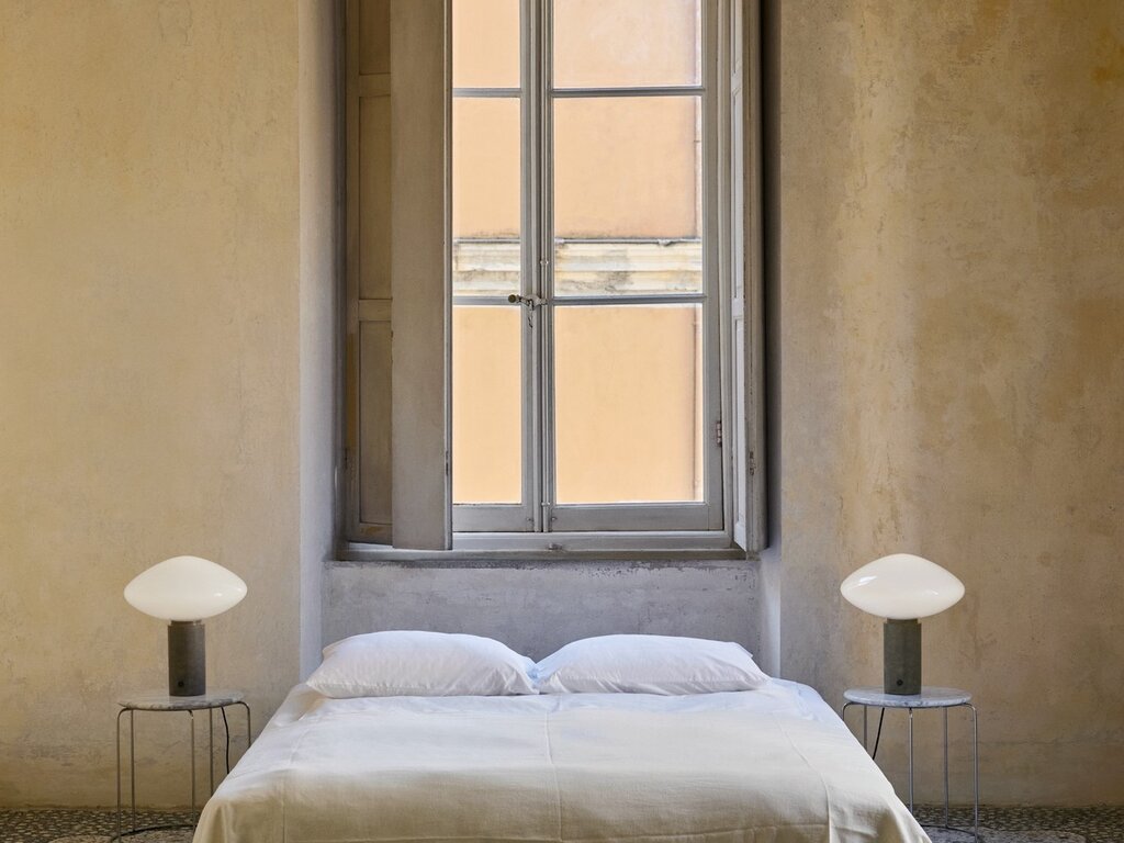 All The Way To Paris for &Tradition AP17 Mist Table Lamp, Grigio Caldo w. Opal Glass