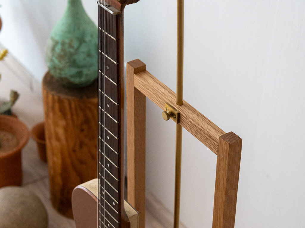 Mjölk Mjölk Guitar Stand (Oak)