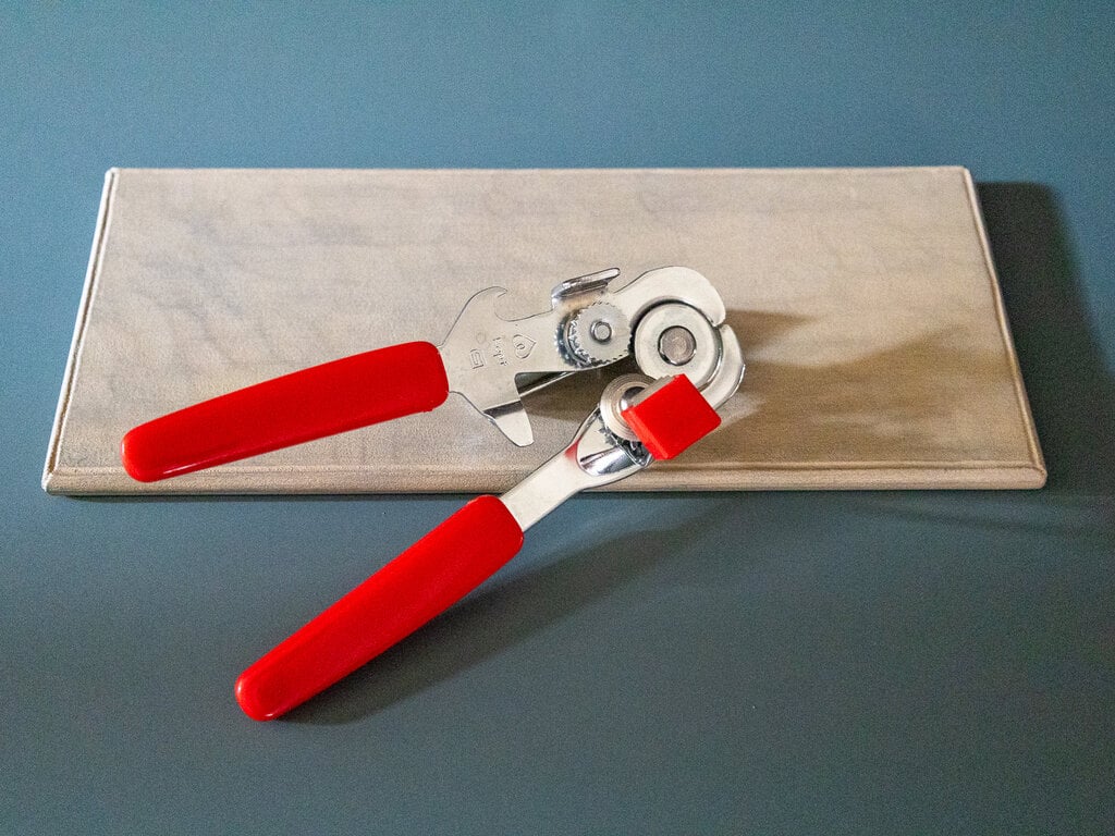 Sori Yanagi Kopf red can opener by Sori Yanagi