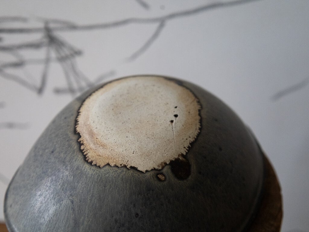 Keisuke Iwata Keisuke Iwata grey bowl with shell