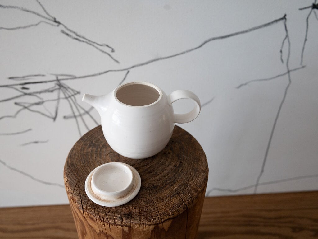 Naoto Okada White glazed teapot by Naoto Okada